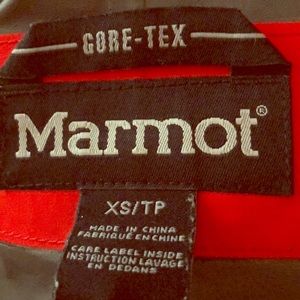 Size XS, Marmot, Goretex rain jacket-red, lighter